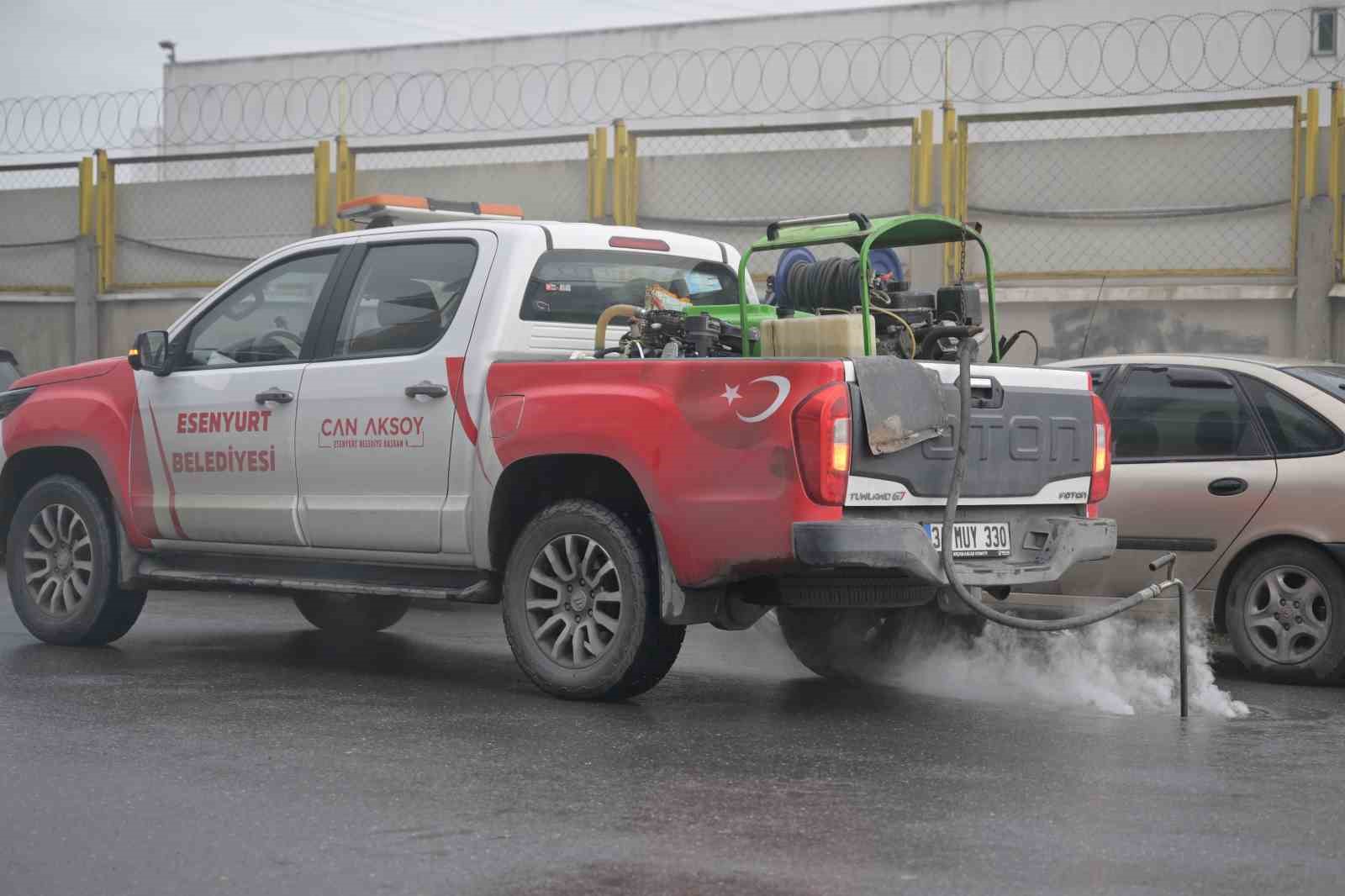 Esenyurt Belediyesi’nden haşere ve böceklere karşı yoğun mücadele
