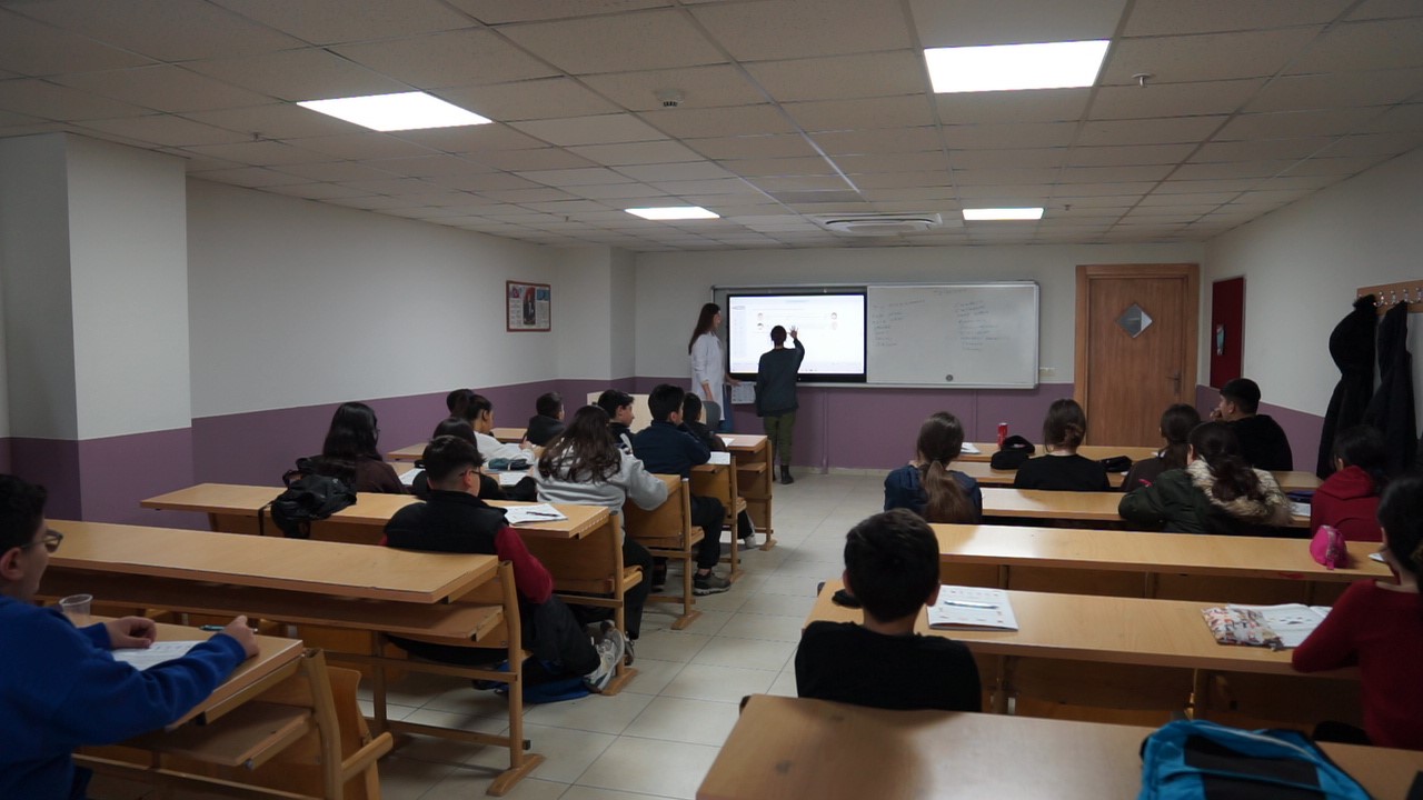 Esenyurt Belediyesi’nden paket ders sistemiyle 6 bin 396 öğrenciye destek
