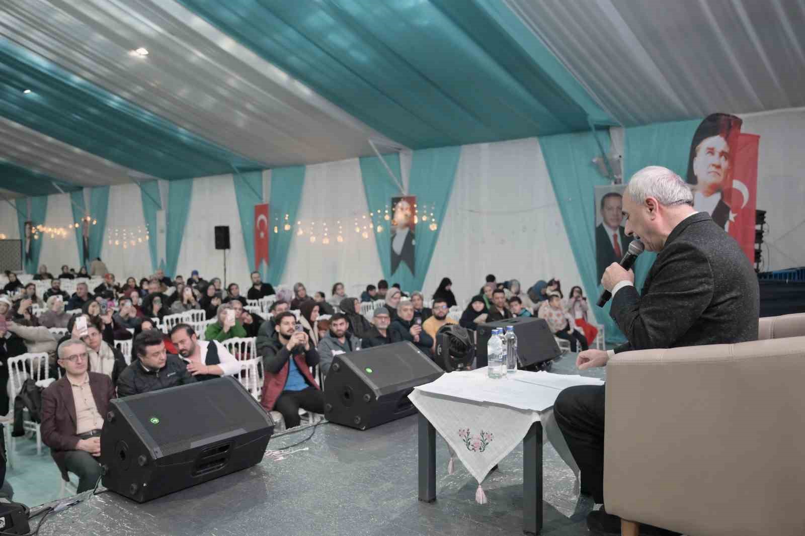 Esenyurt Belediyesi’nin Ramazan etkinliklerinde Nurullah Genç Esenyurtlularla buluştu
