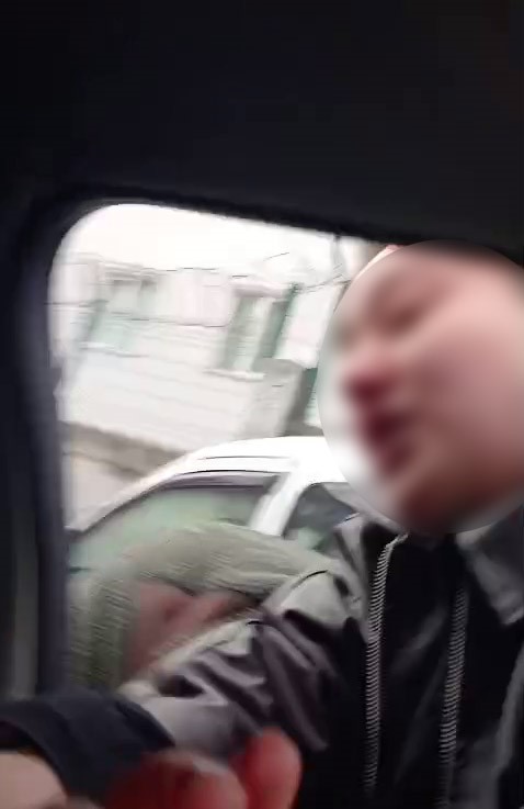 Esenyurt’a yol verme kavgasında kadınlar birbirine girdi
