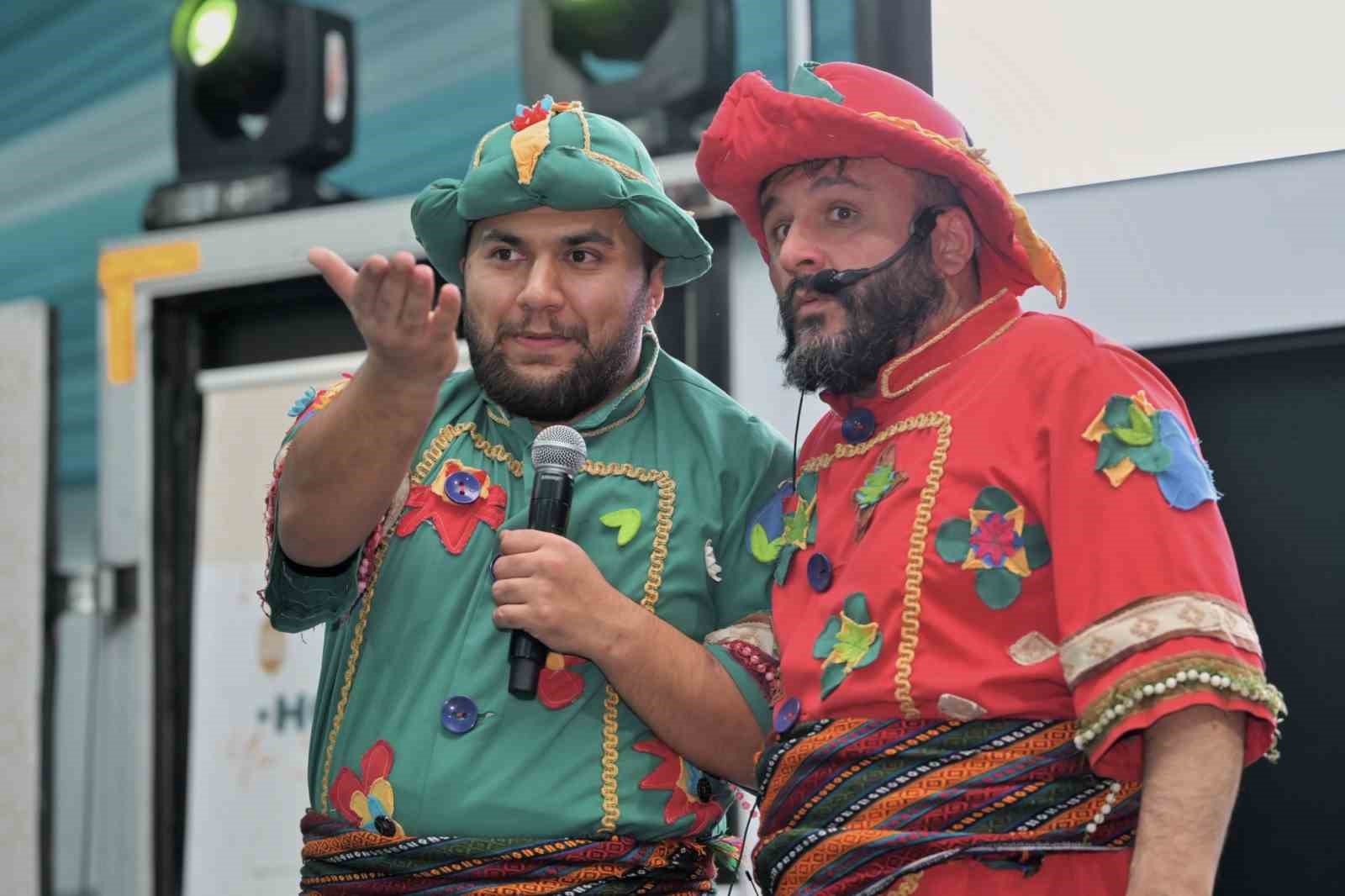 Esenyurt’ta Başkan Vekili Can Aksoy, ilk iftarını şehit ailesiyle açtı
Esenyurt’ta Başkan Vekili Can Aksoy, ilk iftarını şehit ailesiyle açtı