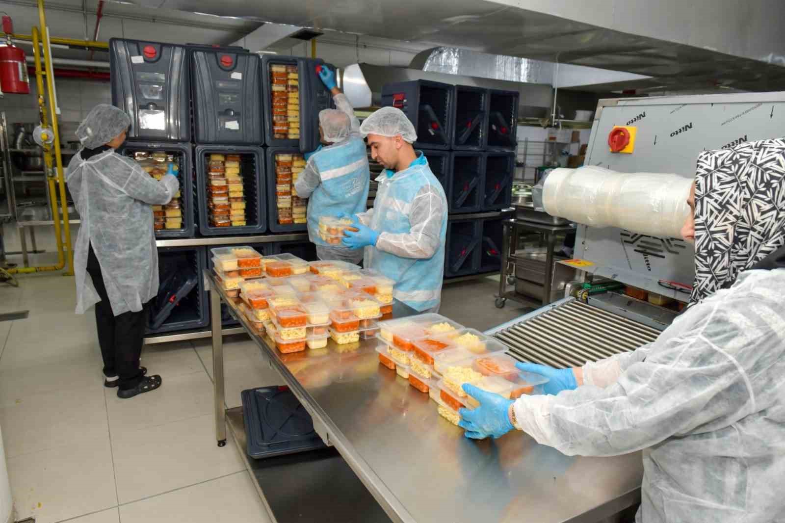 Esenyurt’ta dolu dolu Ramazan ayı
