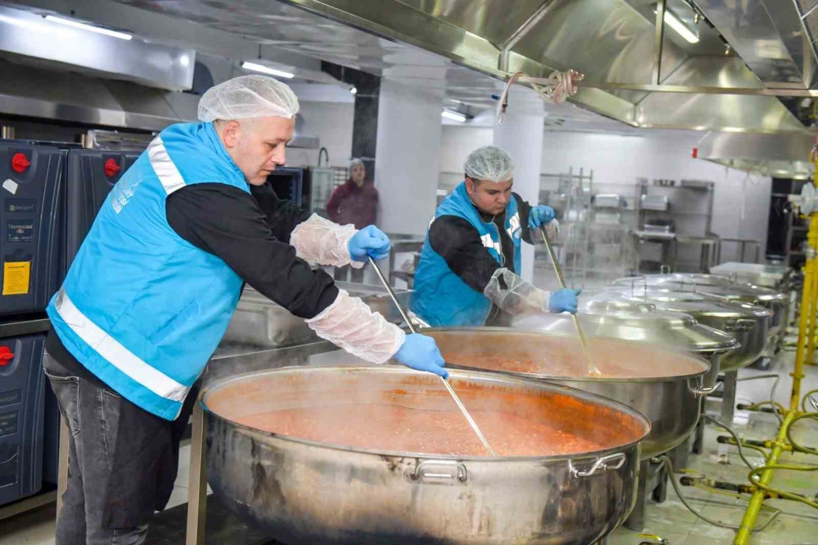 Esenyurt’ta dolu dolu Ramazan ayı
