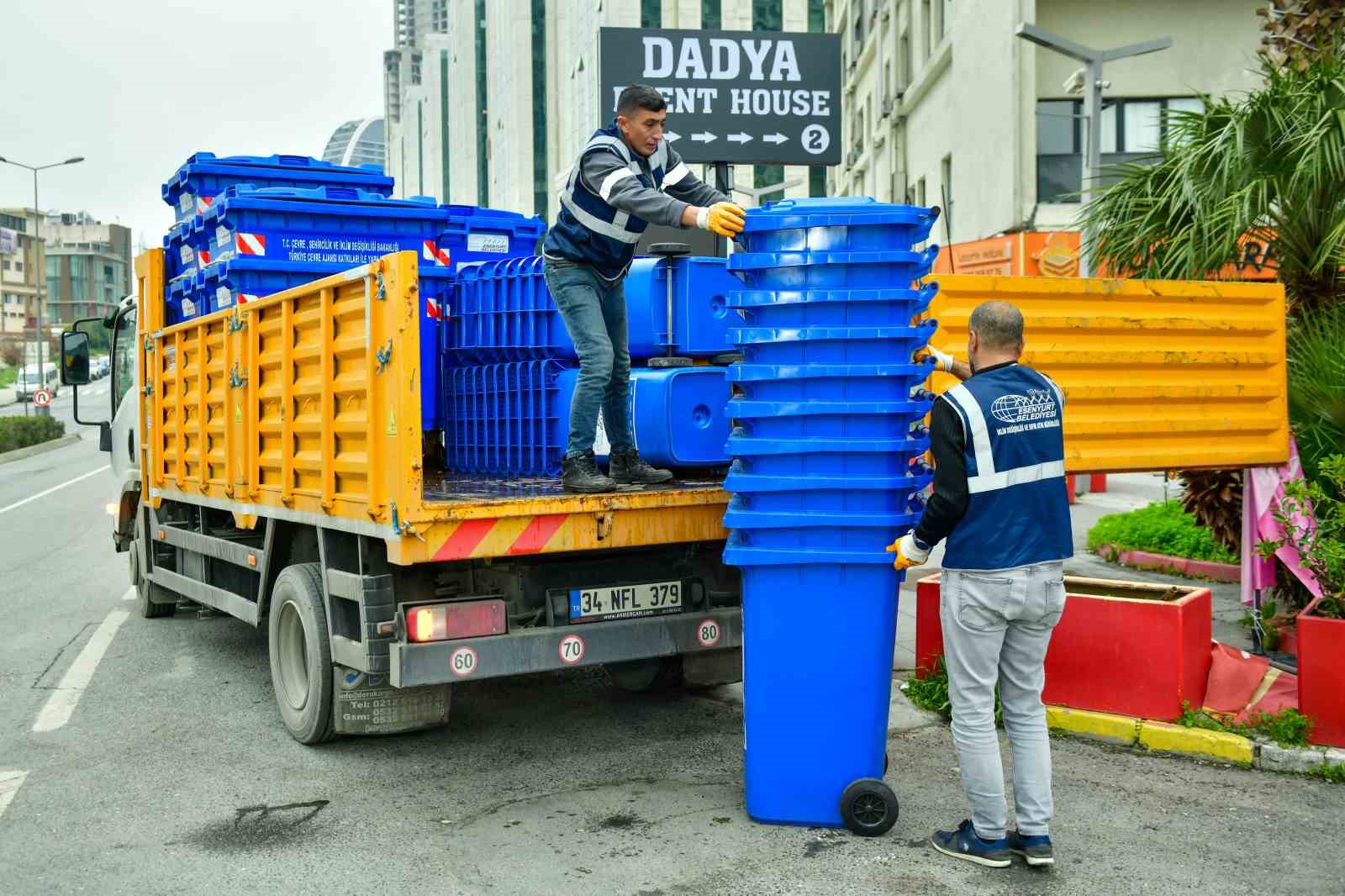 Esenyurt’ta geri dönüşüm çalışmaları yaygınlaşarak sürüyor
