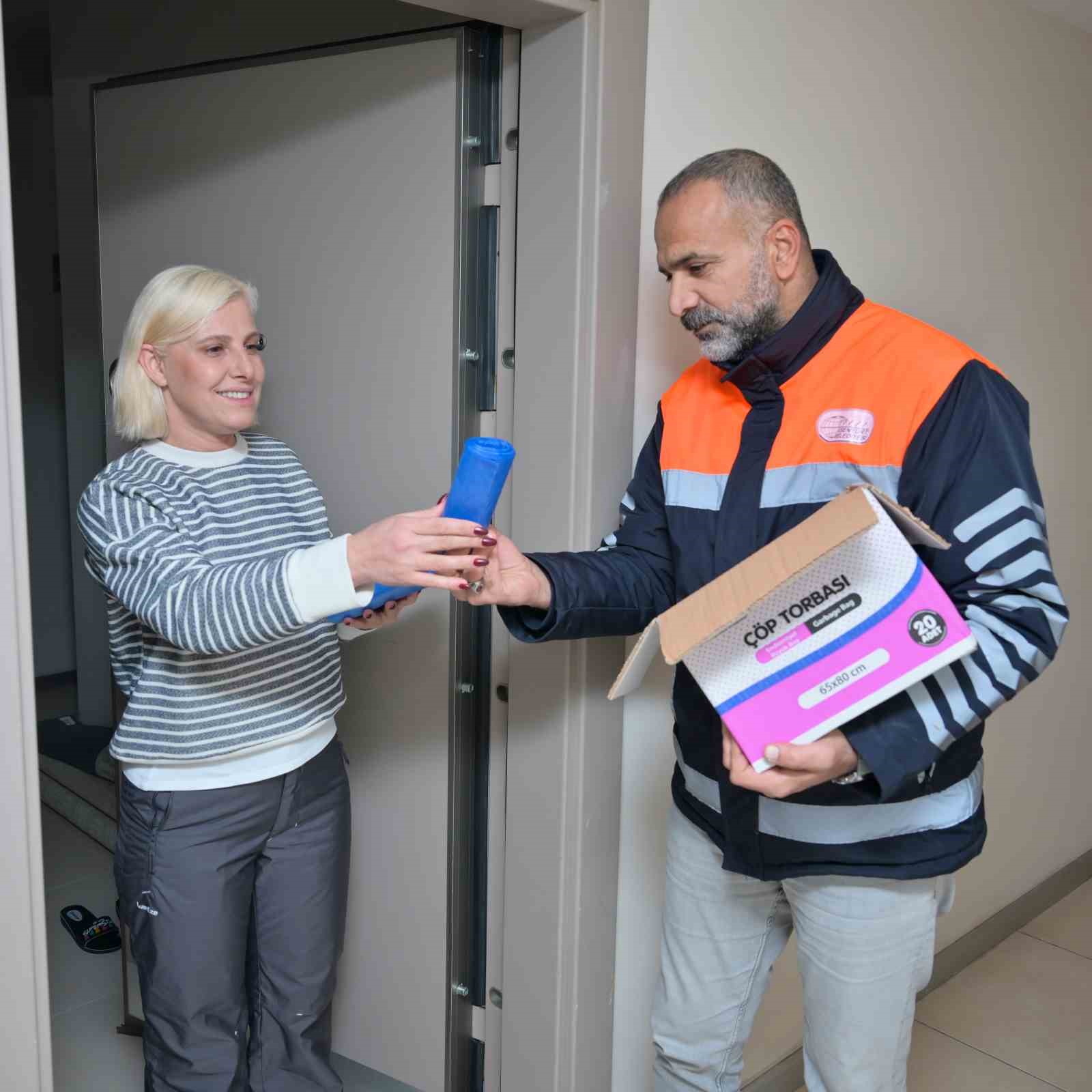 Esenyurt’ta geri dönüşüm çalışmaları yaygınlaşarak sürüyor
