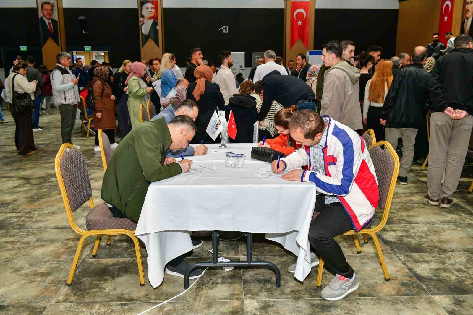 Esenyurt’ta İstihdam Seferberliği: firmalar ve vatandaşlar aynı çatıda
