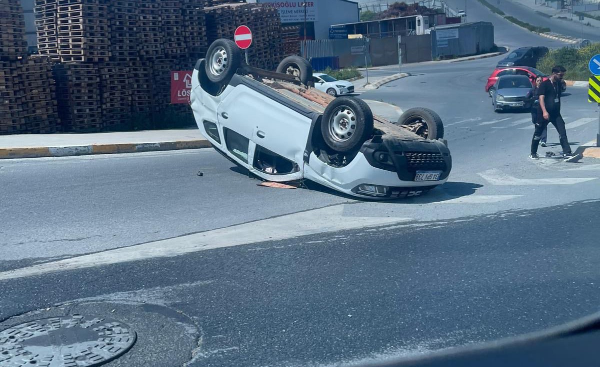 Esenyurt’ta kazaya karışan otomobil takla attı
