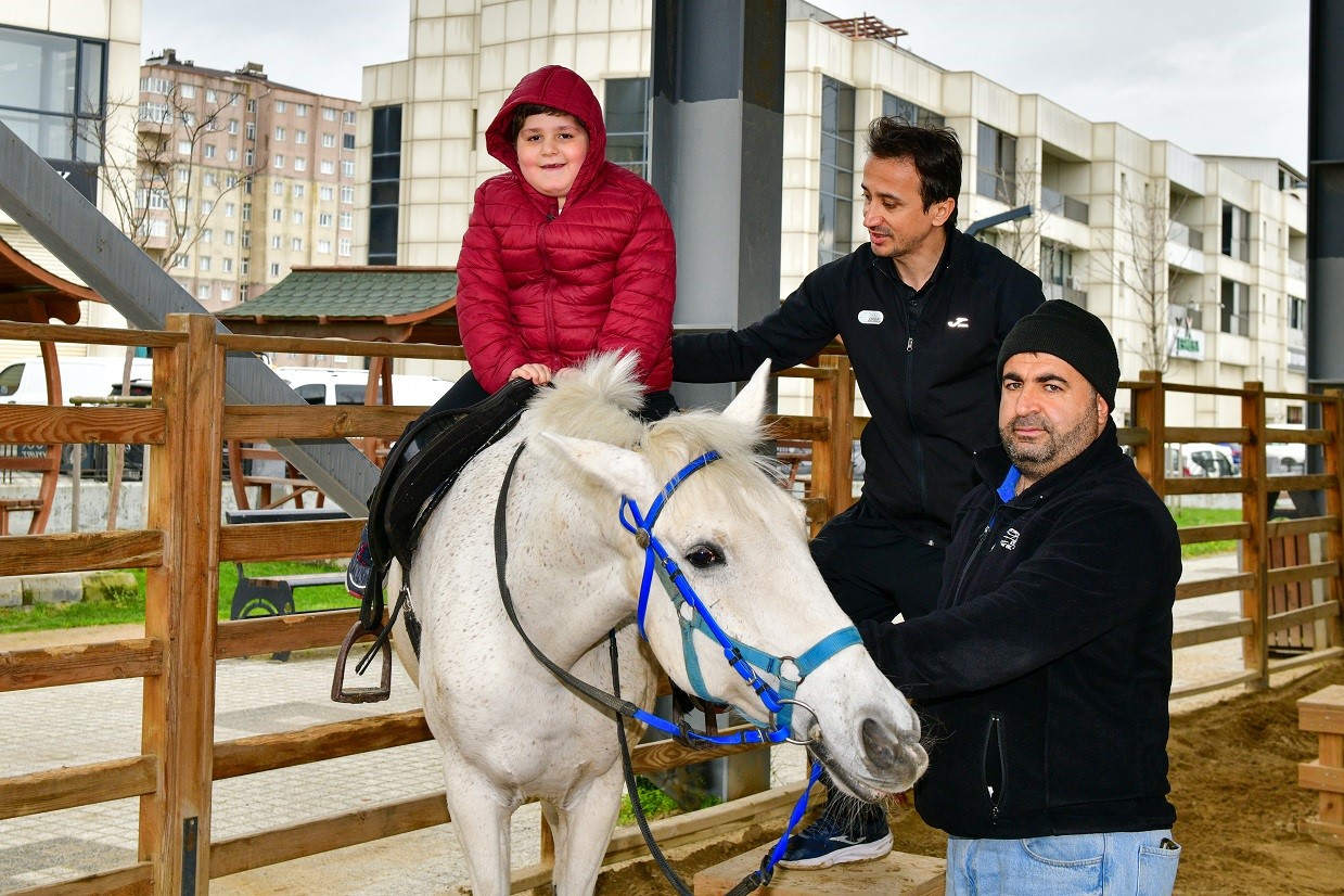 Esenyurt’ta Otizm Farkındalık Günü’nde anlamlı etkinlik
