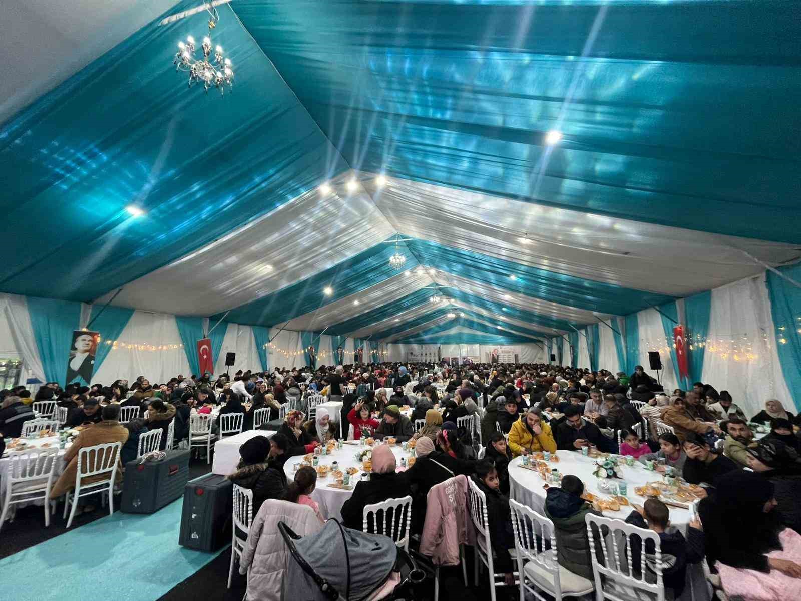 Esenyurt’ta Ramazan boyunca her gün 14 bin kişi iftar sofralarında ağırlandı
