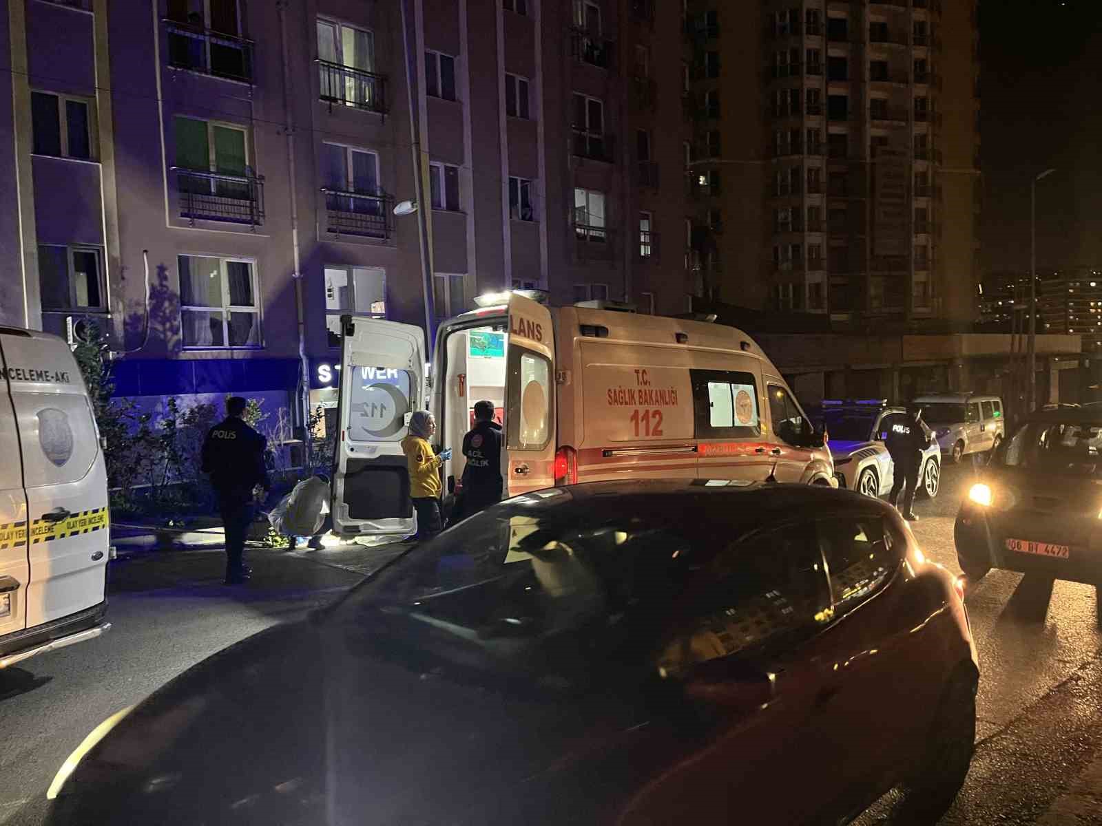 Esenyurt’ta siteden düşen yabancı uyruklu kadın hayatını kaybetti
