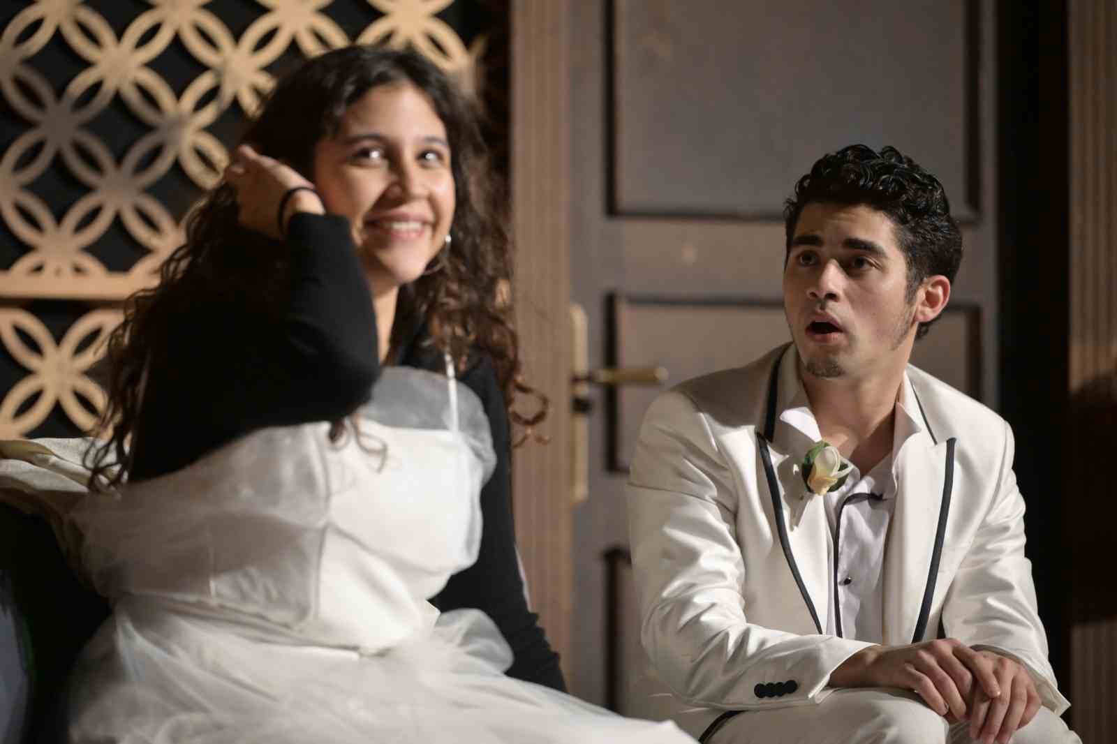 Esenyurt’ta tiyatro dolu bir sezon: Her ay 3 oyun sahnelendi
