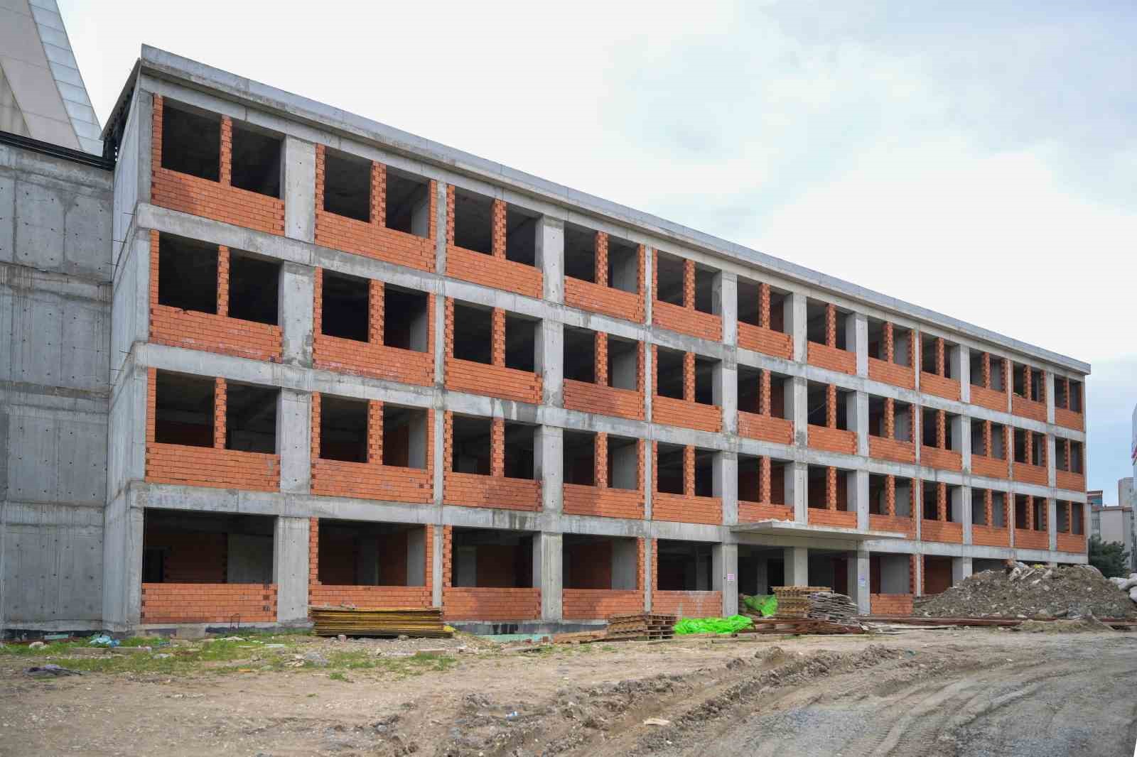 Esenyurt’ta yatırımlar hız kesmeden sürüyor
