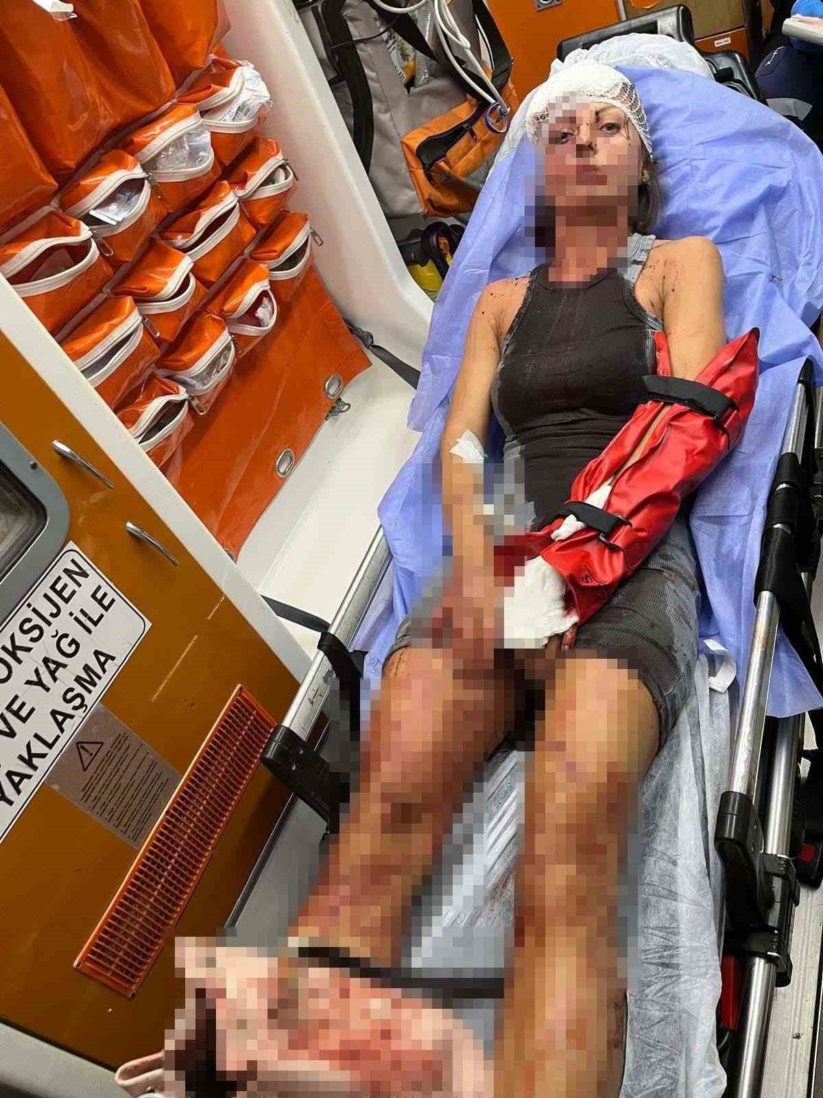 Eşini sokak ortasında sopayla darbettiği iddia edilen sanığa 19 yıl hapis
Eşini sokak ortasında sopayla darbettiği iddia edilen sanığa 19 yıl hapis