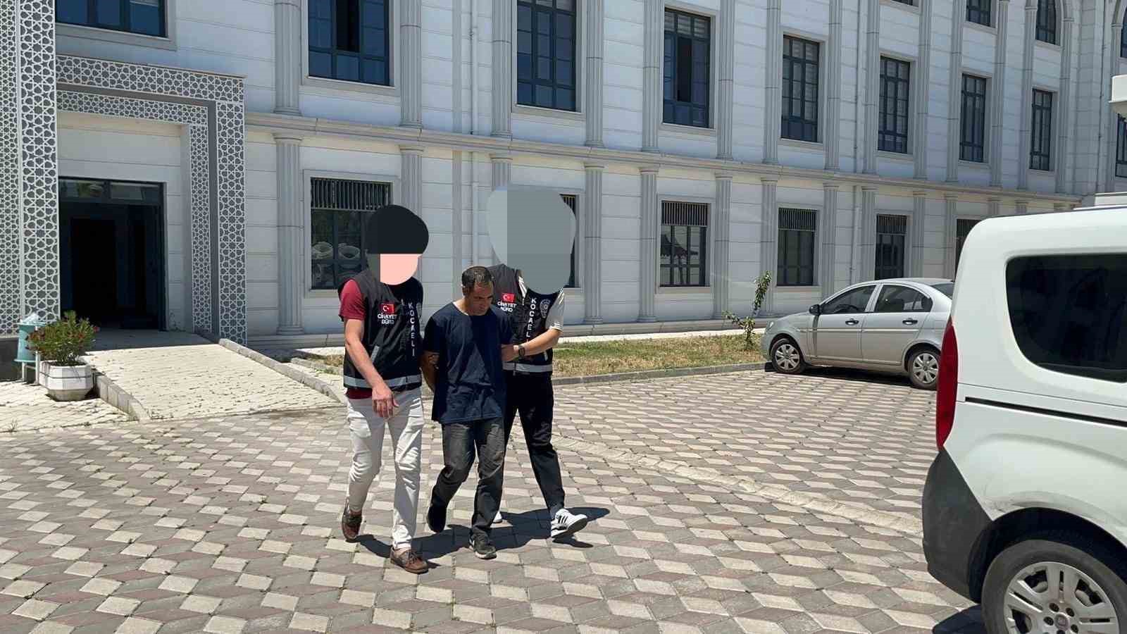 Eşini ve akrabasını ağır yaralamıştı: Mağdur kadın kezzap tehdidini anlattı
Eşini ve akrabasını ağır yaralamıştı: Mağdur kadın kezzap tehdidini anlattı