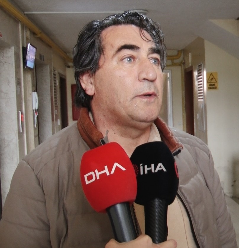 Eşini ve kızını öldürüp, diğer kızını yaraladıktan sonra intihar eden emekli uzman çavuşun psikolojisinin bozuk olduğu iddiası
Eşini ve kızını öldürüp, diğer kızını yaraladıktan sonra intihar eden emekli uzman çavuşun psikolojisinin bozuk olduğu iddiası