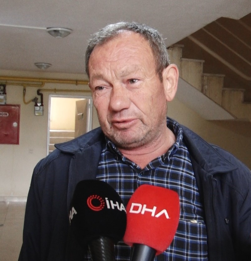 Eşini ve kızını öldürüp, diğer kızını yaraladıktan sonra intihar eden emekli uzman çavuşun psikolojisinin bozuk olduğu iddiası
Eşini ve kızını öldürüp, diğer kızını yaraladıktan sonra intihar eden emekli uzman çavuşun psikolojisinin bozuk olduğu iddiası