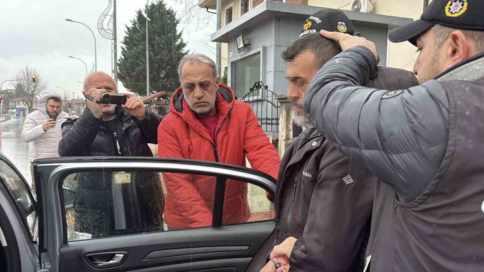 Eşini ve MHP ilçe başkanını öldüren emekli polis tutuklandı
