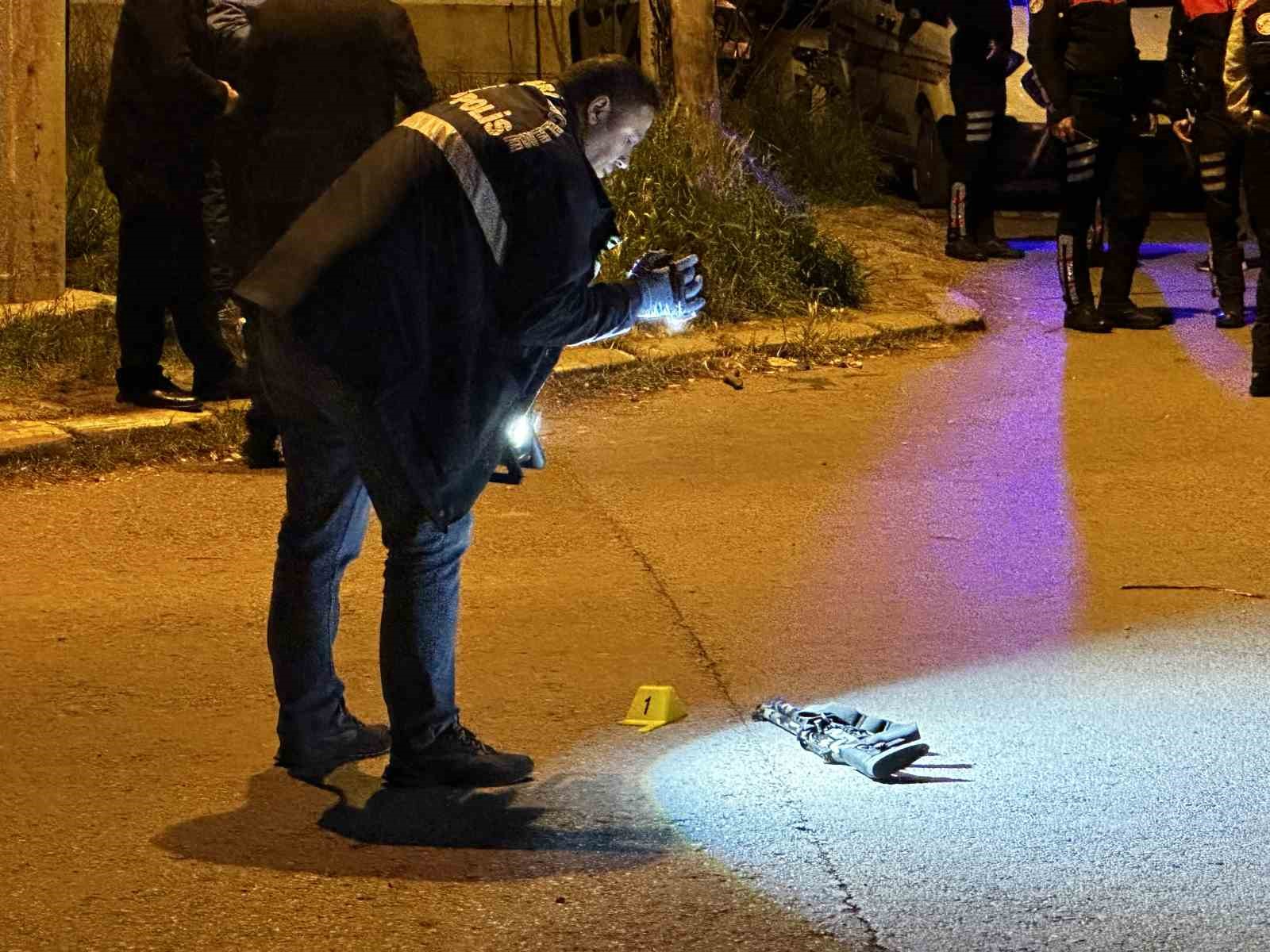 Eşinin KADES ihbarıyla eve gelen polislere ateş açtı
