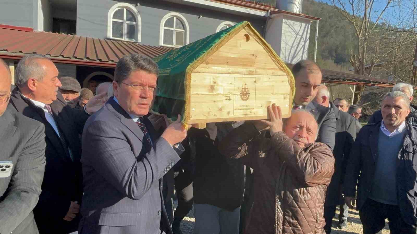 Eski Adalet Bakanı Tunç’un acı günü
