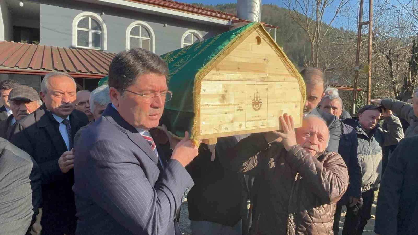 Eski Adalet Bakanı Tunç’un acı günü
