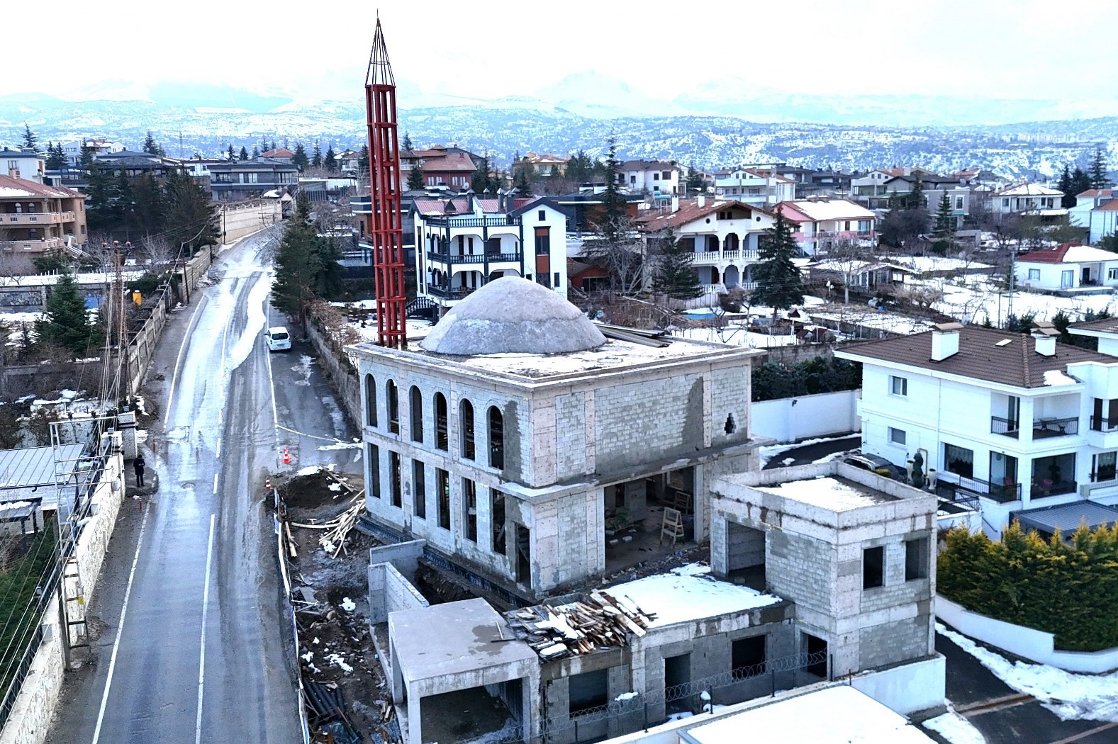 Eski Aynalı Cami yeniden inşa ediliyor
Eski Aynalı Cami yeniden inşa ediliyor