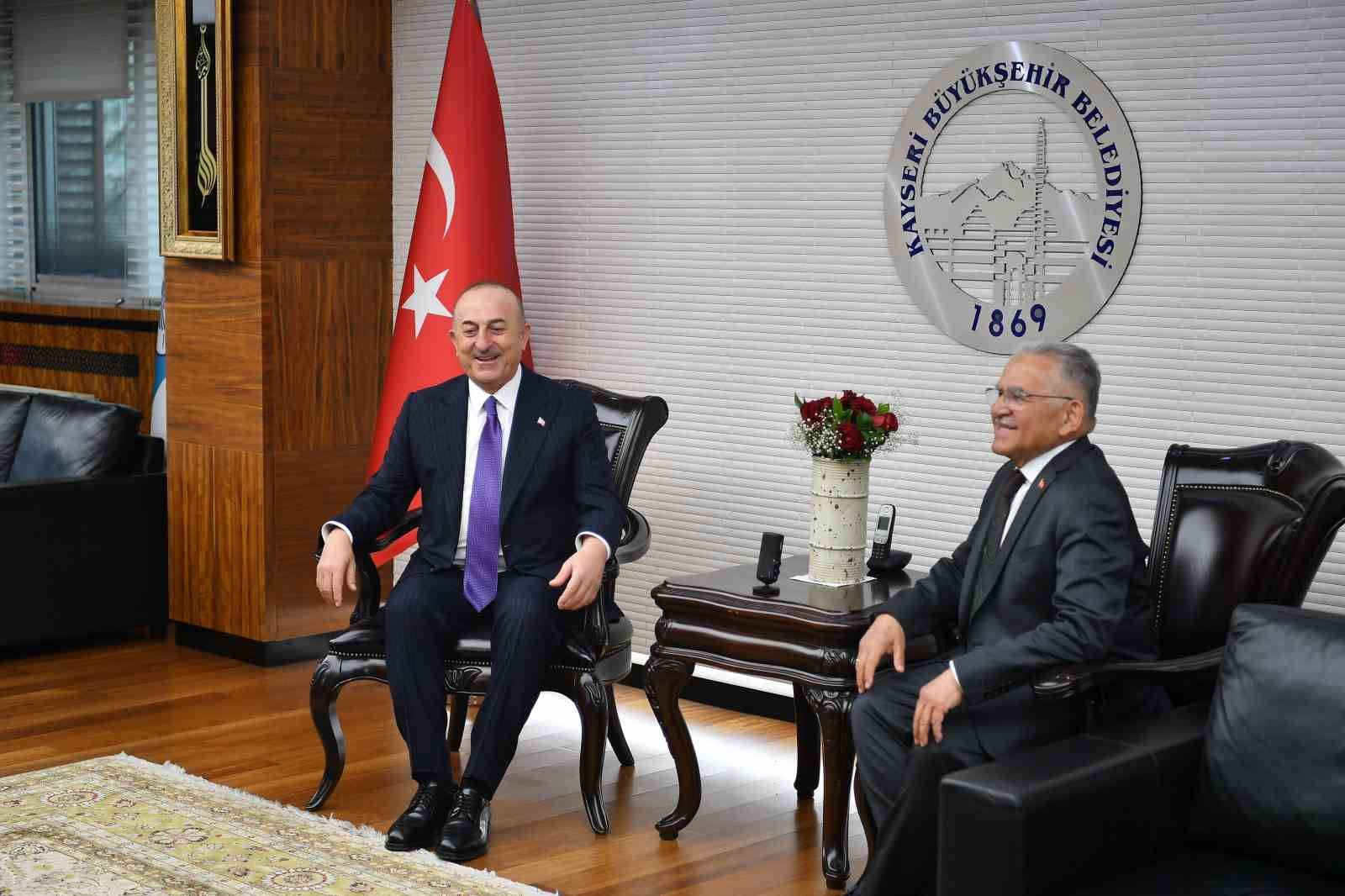 Eski bakan Çavuşoğlu: "Kayseri, dünyaya örnek bir şehir"
