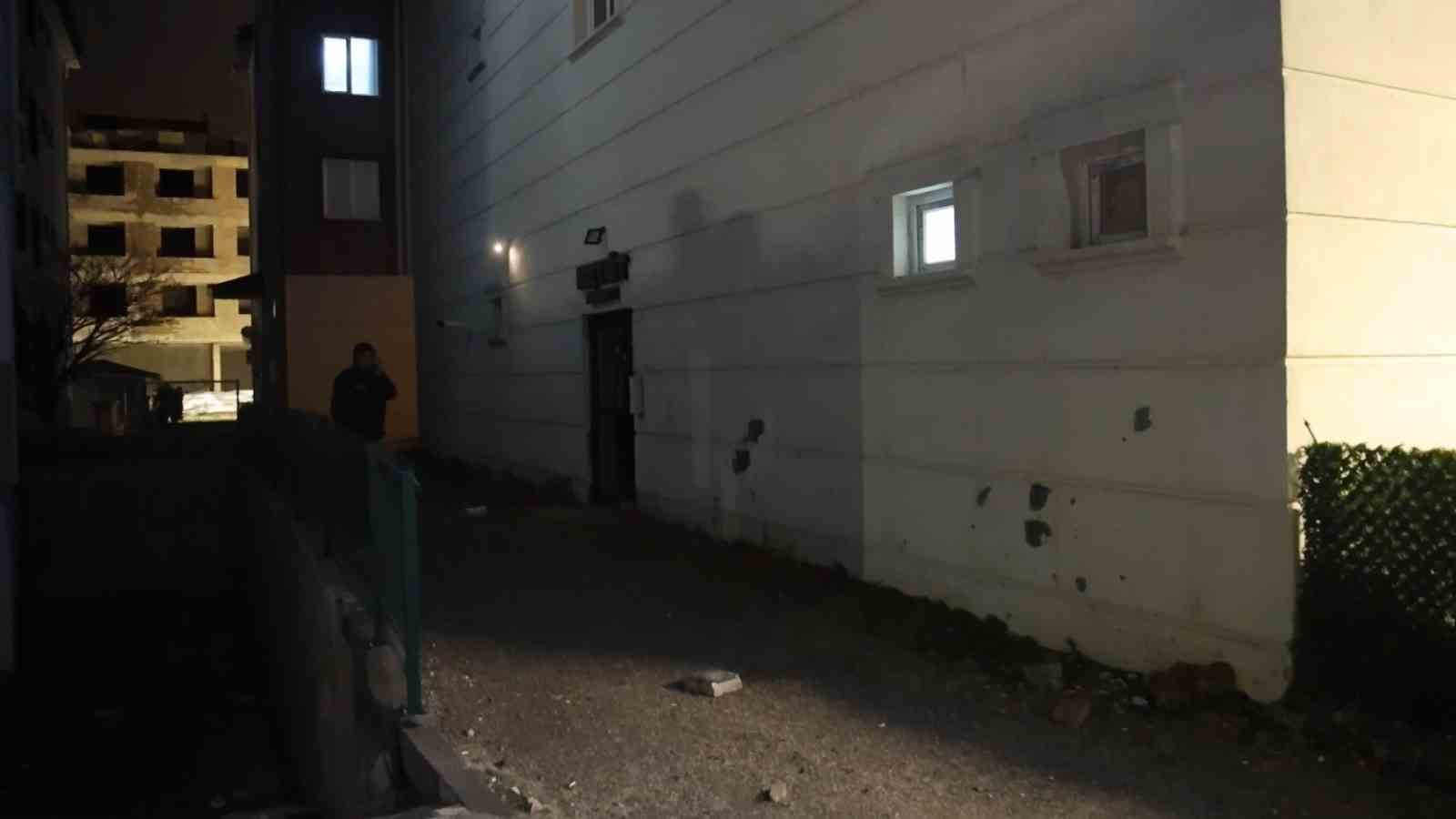 Eski eş dehşet saçtı: Taşla saldırdı, ağır yaraladı
