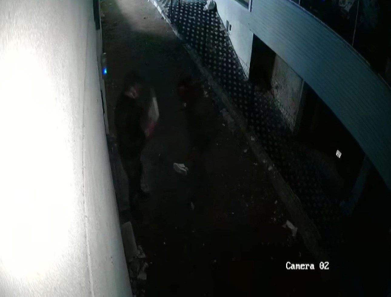 Eski eş dehşet saçtı: Taşla saldırdı, ağır yaraladı
