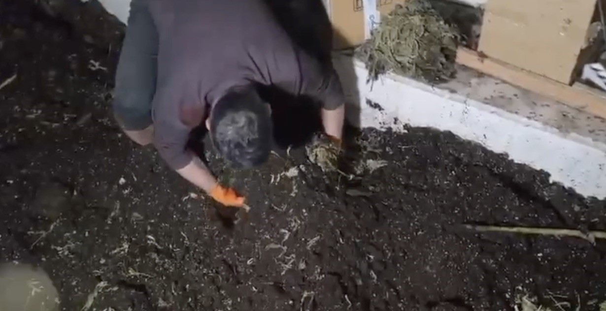 Eski fabrika binasını uyuşturucu imalathanesine çevirmiş: 130 kilo uyuşturucu ele geçirildi
