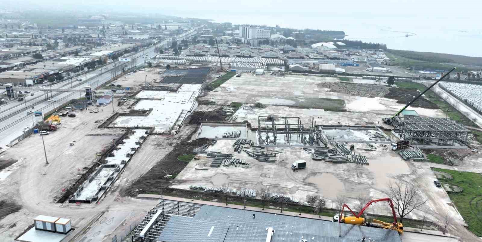 Eski fuar alanına yapılan Sosyal Yaşam Merkezi’nde çalışmalar sürüyor
Eski fuar alanına yapılan Sosyal Yaşam Merkezi’nde çalışmalar sürüyor