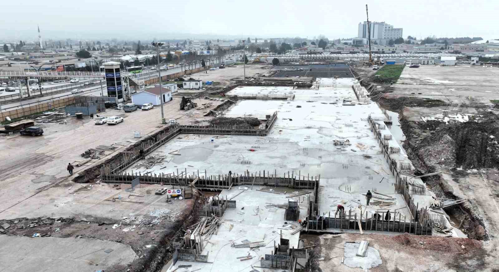 Eski fuar alanına yapılan Sosyal Yaşam Merkezi’nde çalışmalar sürüyor
Eski fuar alanına yapılan Sosyal Yaşam Merkezi’nde çalışmalar sürüyor