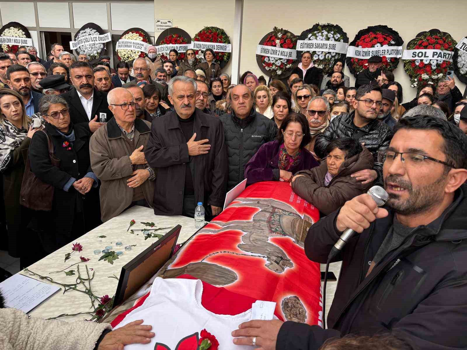 Eski İHD İzmir Şube Başkanı Ali Aydın son yolculuğuna uğurlandı
