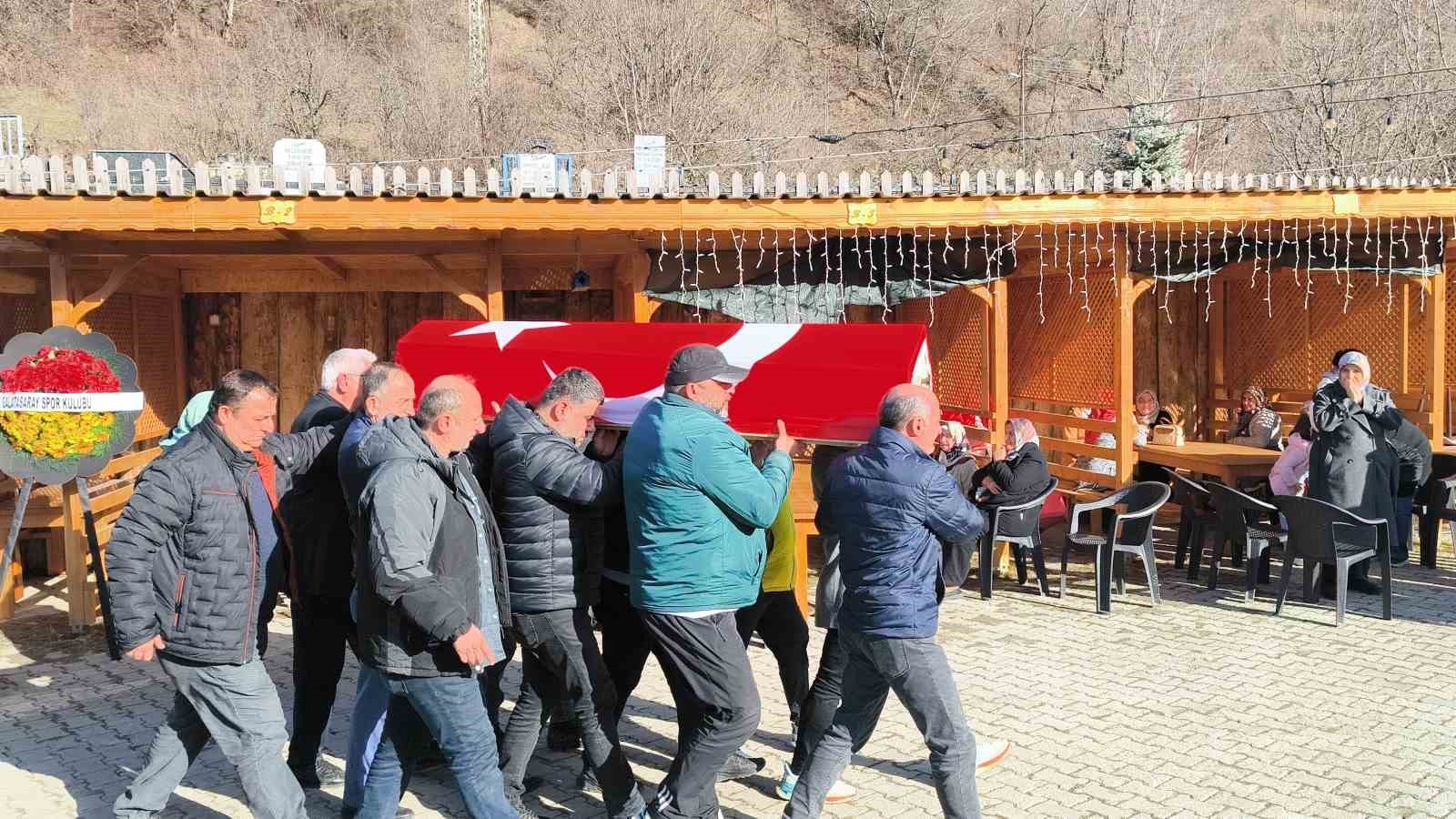 Eski milli kaleci Nurcan Çelik memleketinde son yolculuğuna uğurlandı
