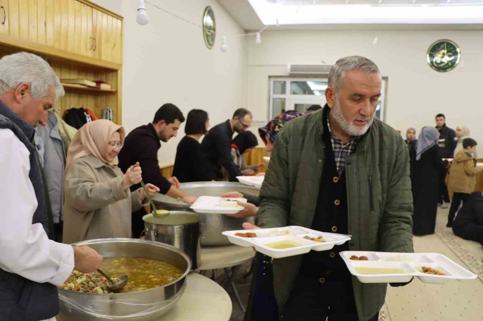 Eskişehir Fatih Sultan Mehmet İmam Hatip Ortaokulu’nda iftar sevinci
