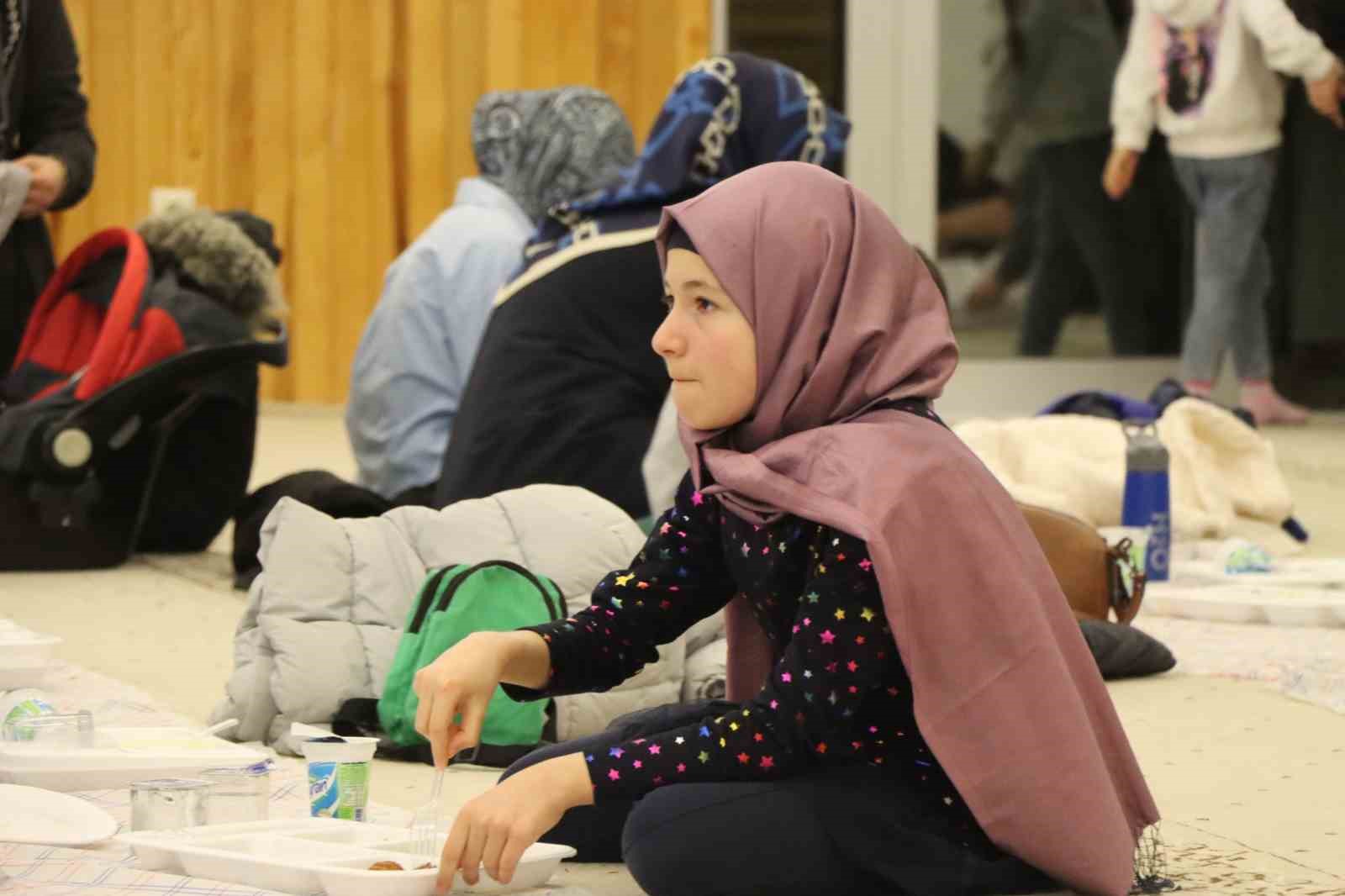 Eskişehir Fatih Sultan Mehmet İmam Hatip Ortaokulu’nda iftar sevinci
