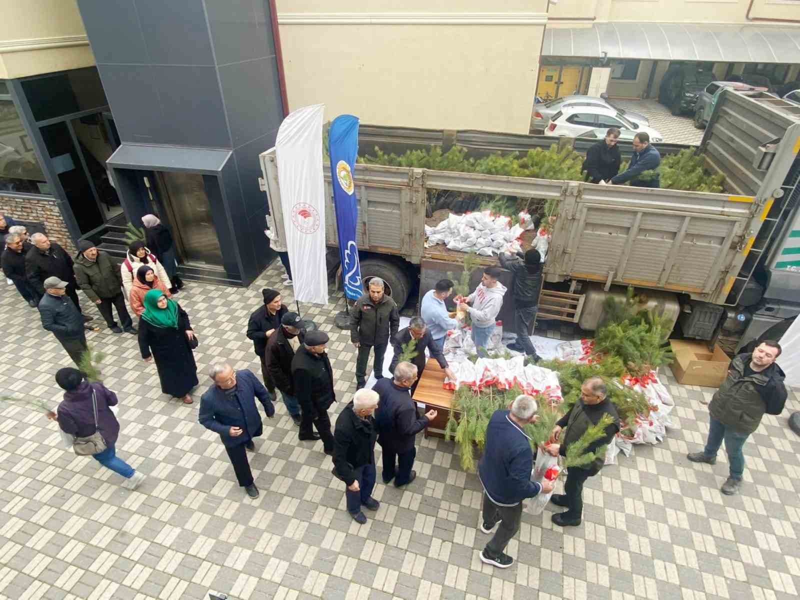 Eskişehir Orman Bölge Müdürlüğü’nden fidan dağıtımı
