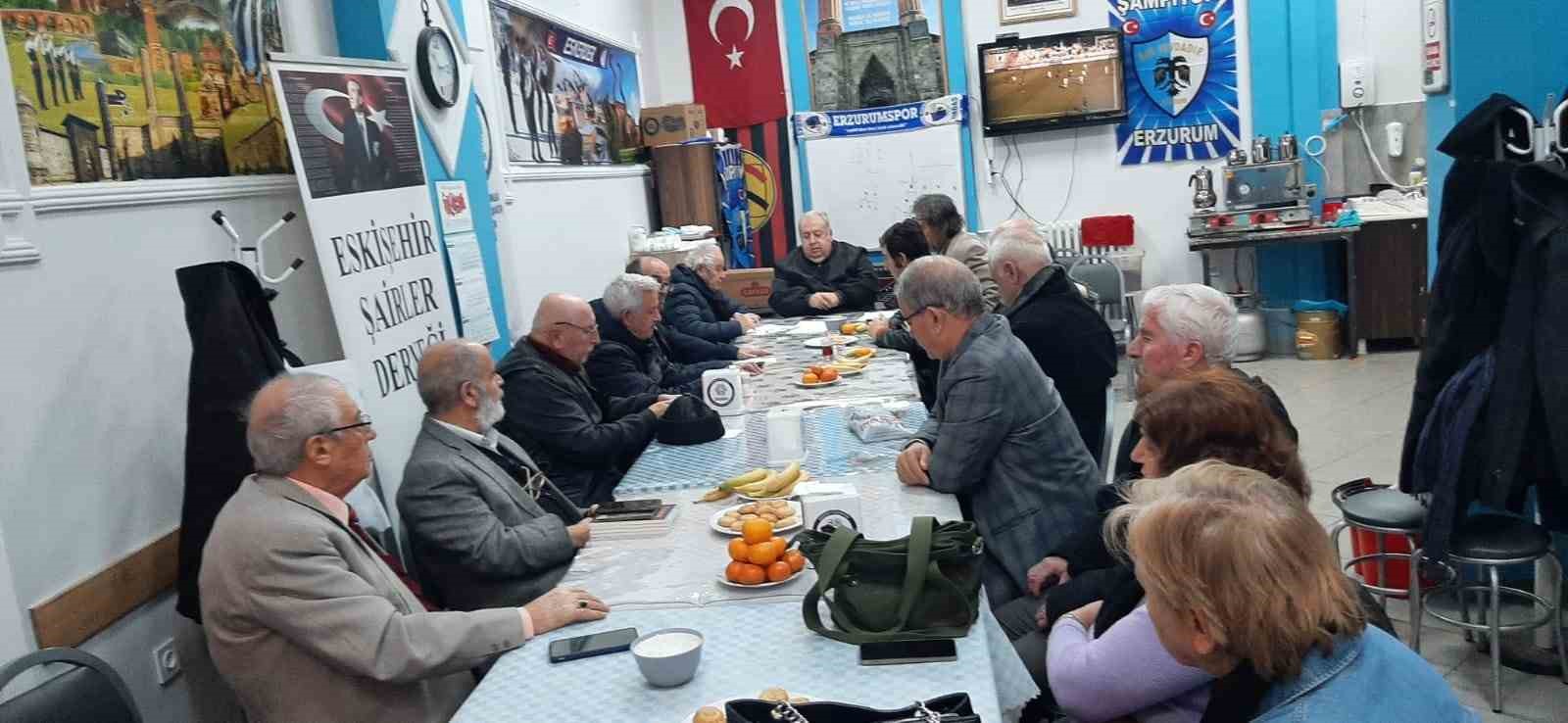 Eskişehir Şairler Derneği Başkanı Kenan Demirel güven tazeledi
