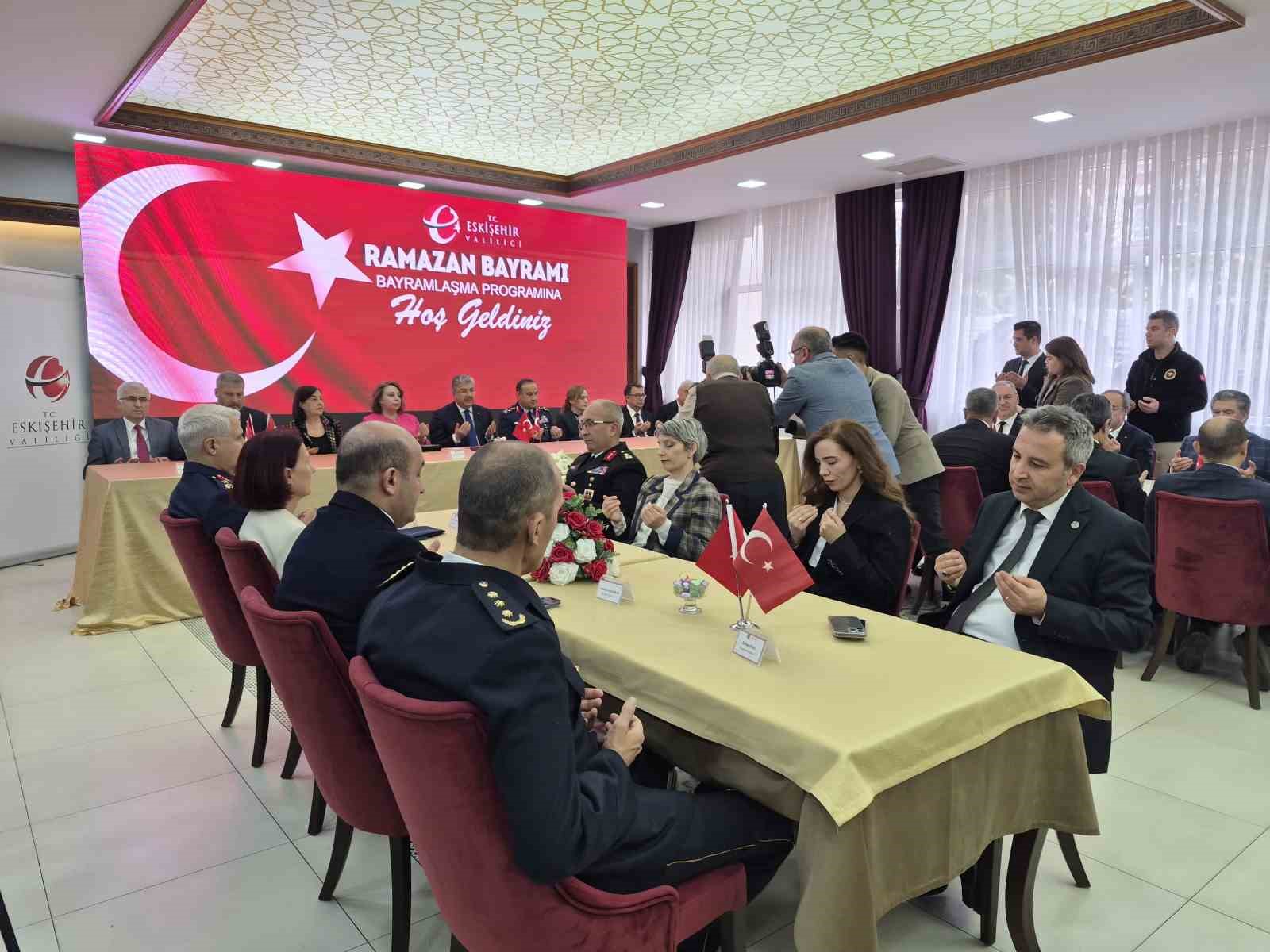 Eskişehir Valiliği bayramlaşma programında birlik mesajı
