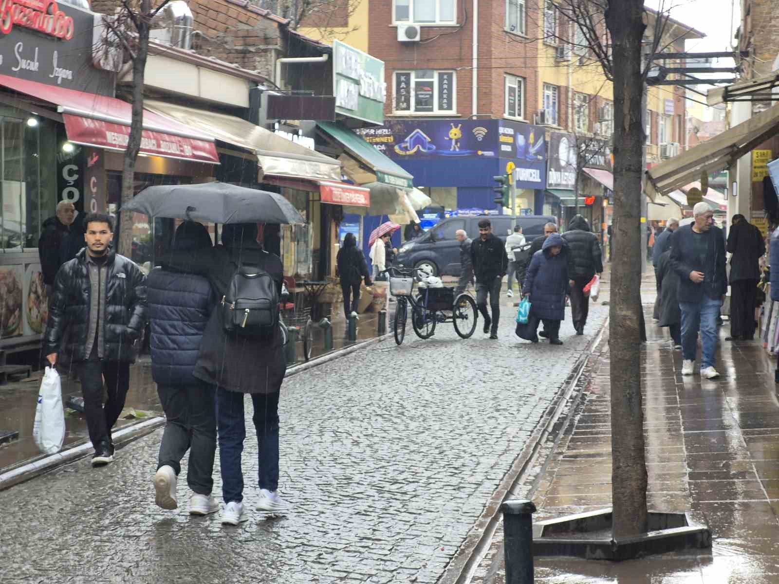 Eskişehir’de beklenen yağmur geldi
