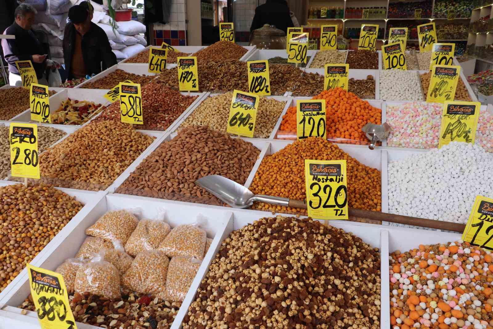 Eskişehir’de çarşısında bayram hareketliliği
