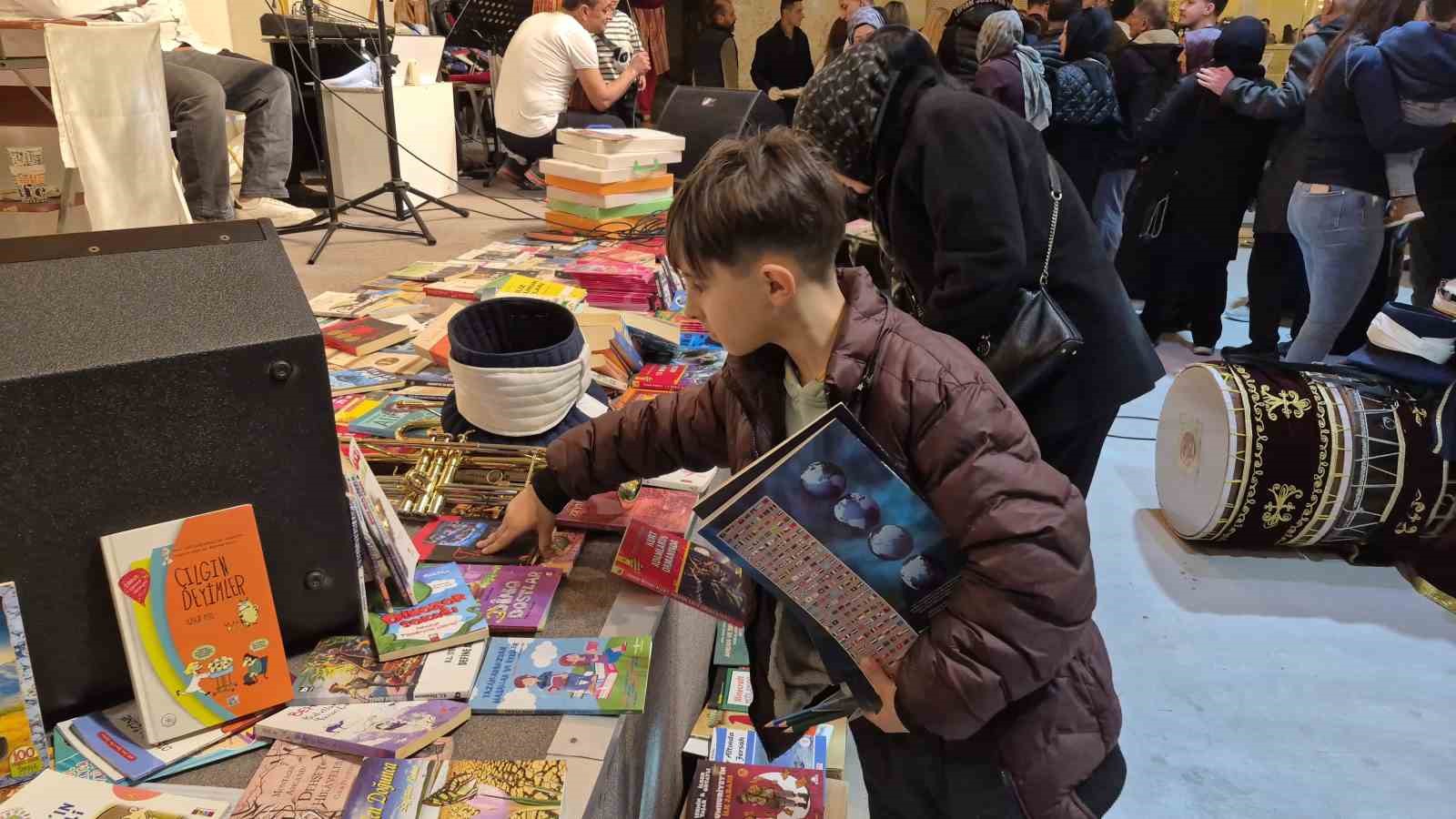 Eskişehir’de gaziler ve yaşlılar iftar programında bir araya geldi
Eskişehir’de gaziler ve yaşlılar iftar programında bir araya geldi