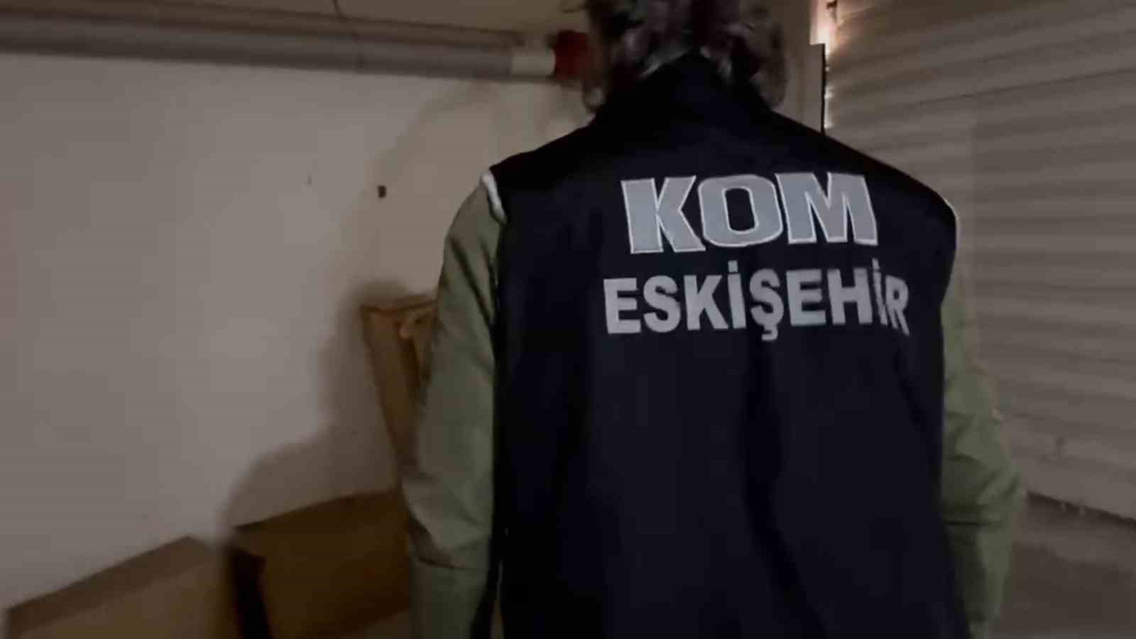 Eskişehir’de kaçakçılık operasyonu: Milyonlarca makaron ele geçirildi
