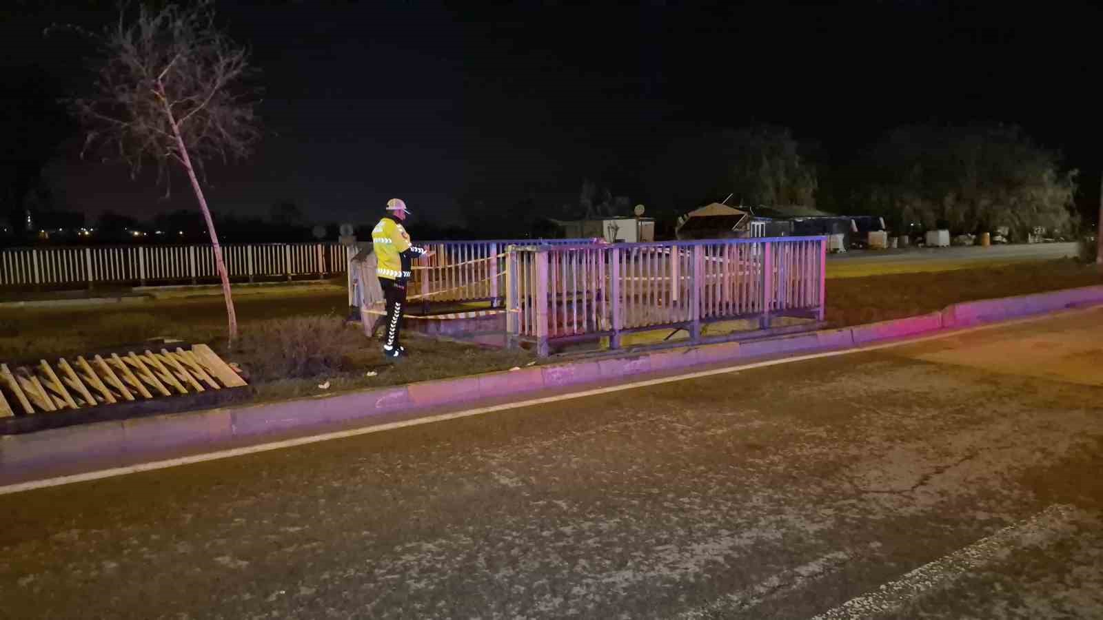 Eskişehir’de kontrolden çıkan otomobil sulama kanalına uçtu: 2 yaralı
