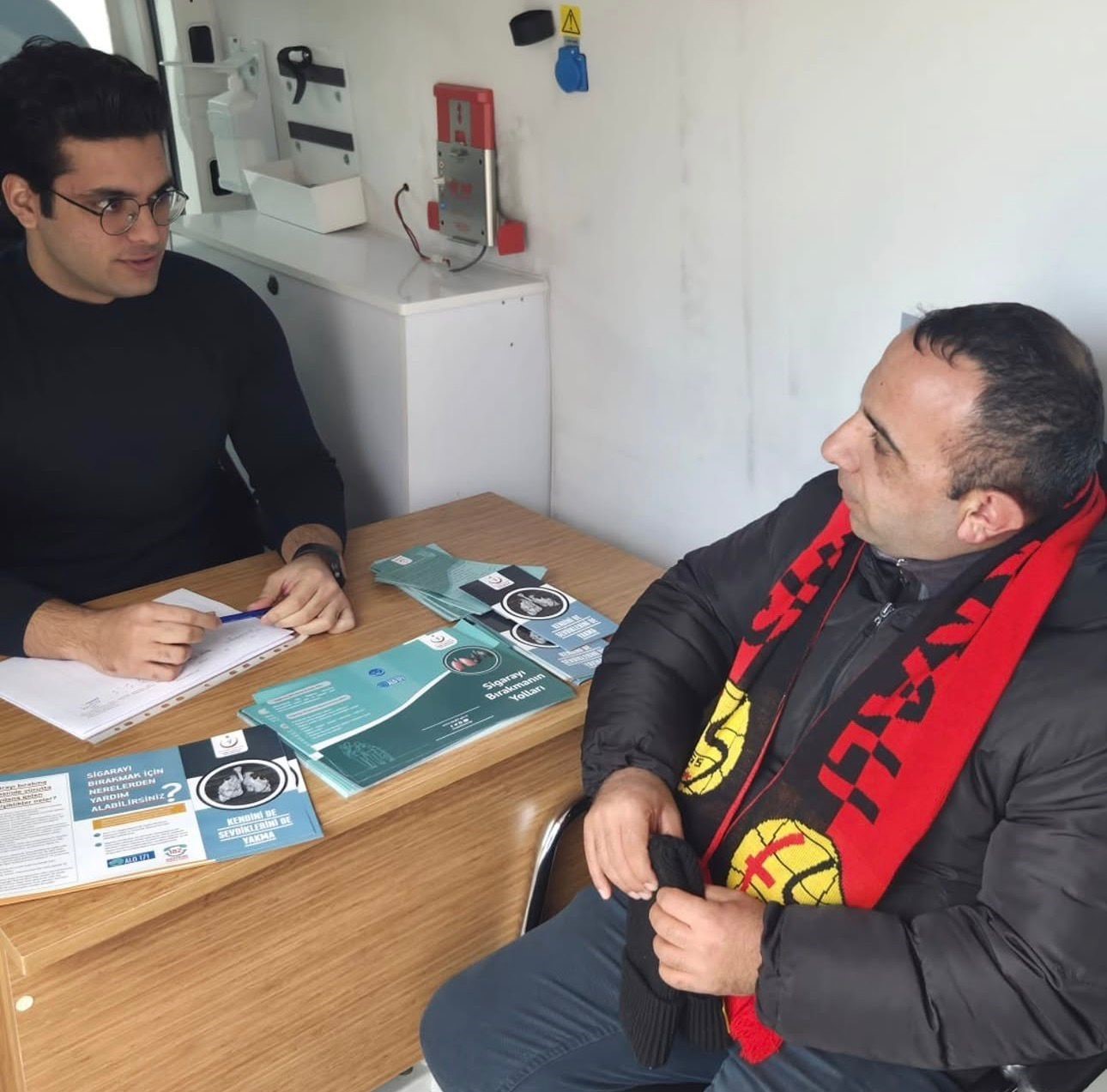 Eskişehir’de mobil sigara bıraktırma aracı taraftarla buluştu
