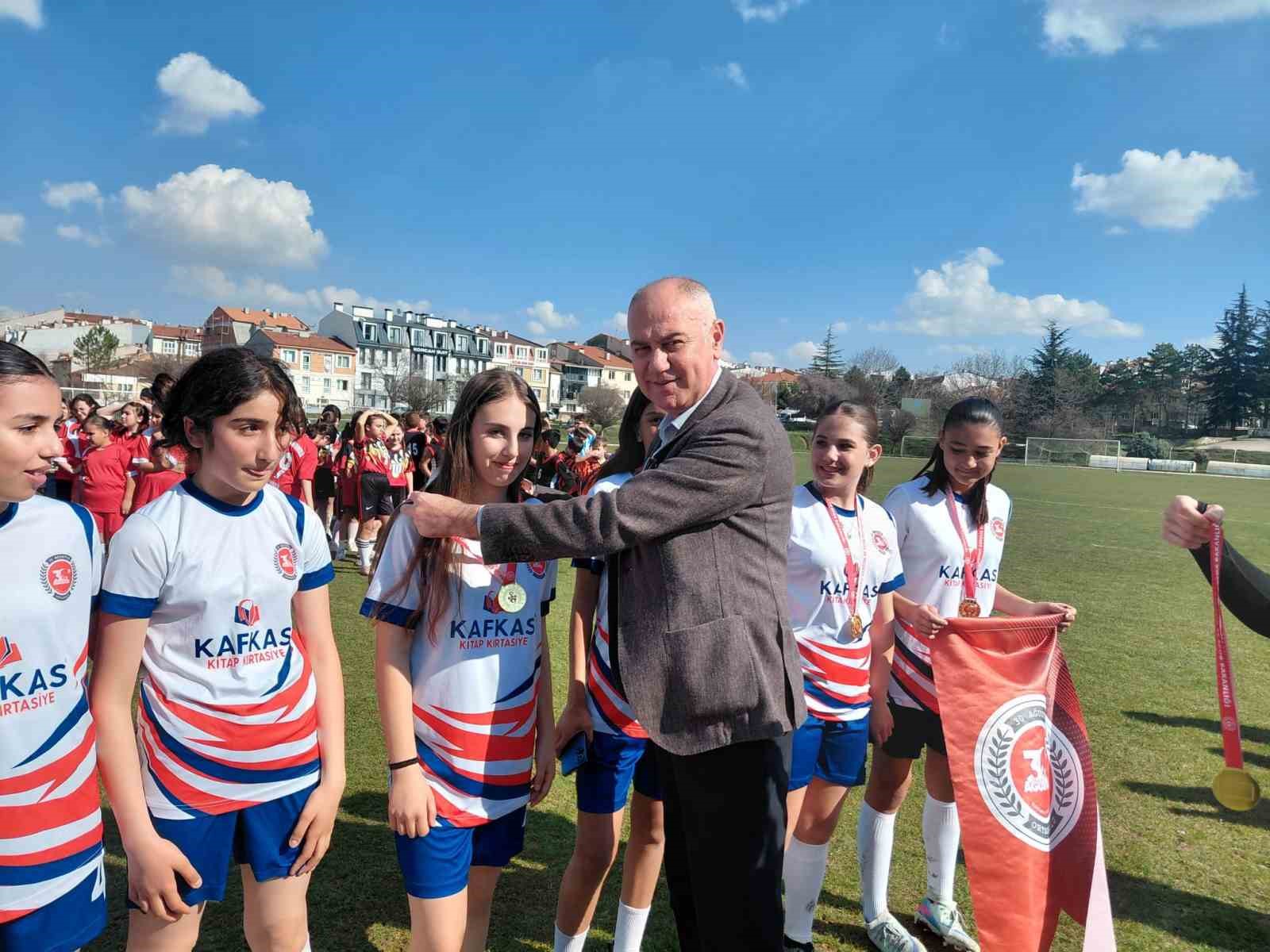 Eskişehir’de Okul Sporları Ragbi heyecanı sona erdi
