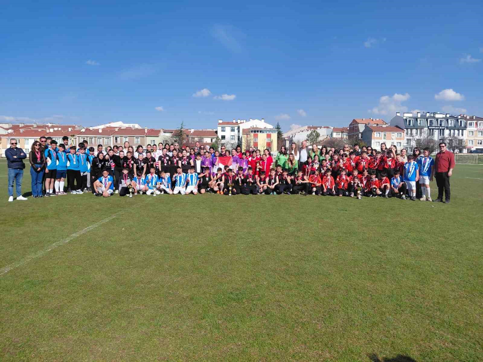 Eskişehir’de Okul Sporları Ragbi heyecanı sona erdi
