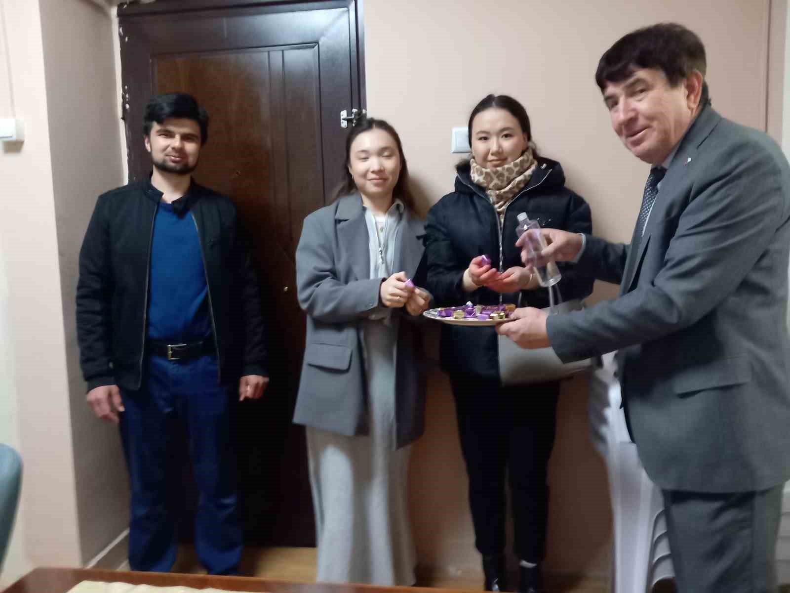 Eskişehir’de okuyan Türk dünyası öğrencileri kahvaltıda buluştu
