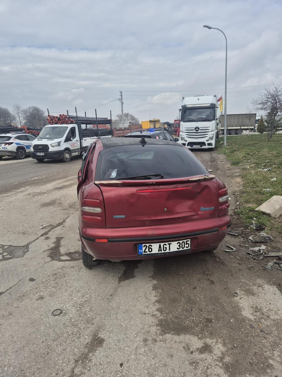 Eskişehir’de otomobille tramvay çarpıştı: 2 yaralı
