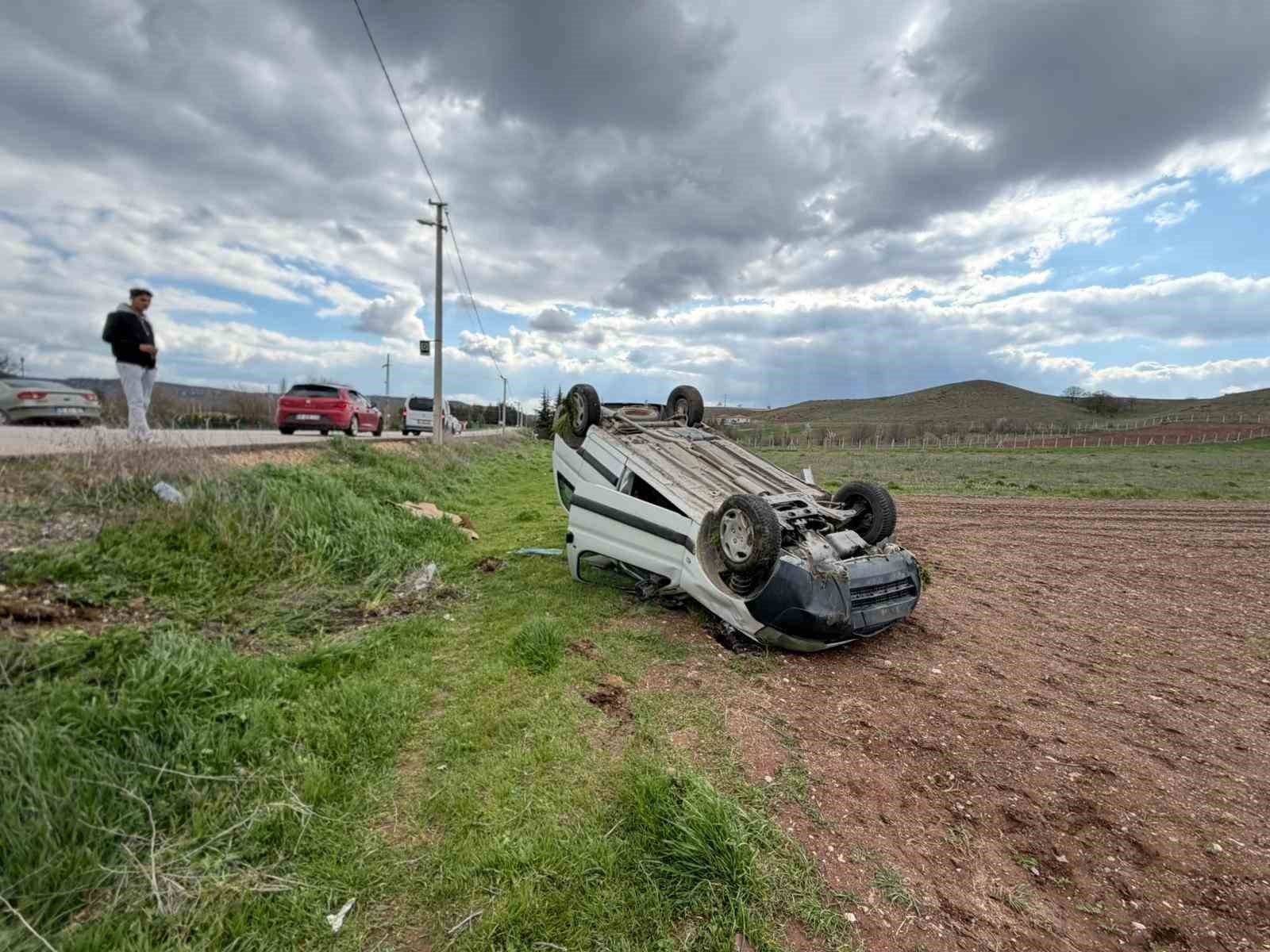 Eskişehir’de savrulan araç takla attı: 2 hafif yaralı
