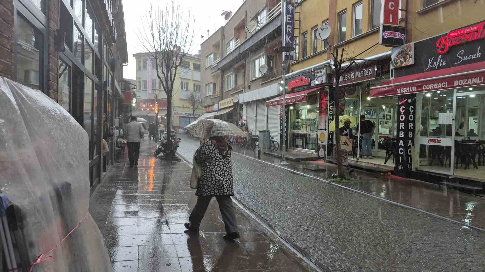 Eskişehir’de şiddetli fırtına ve yağış
